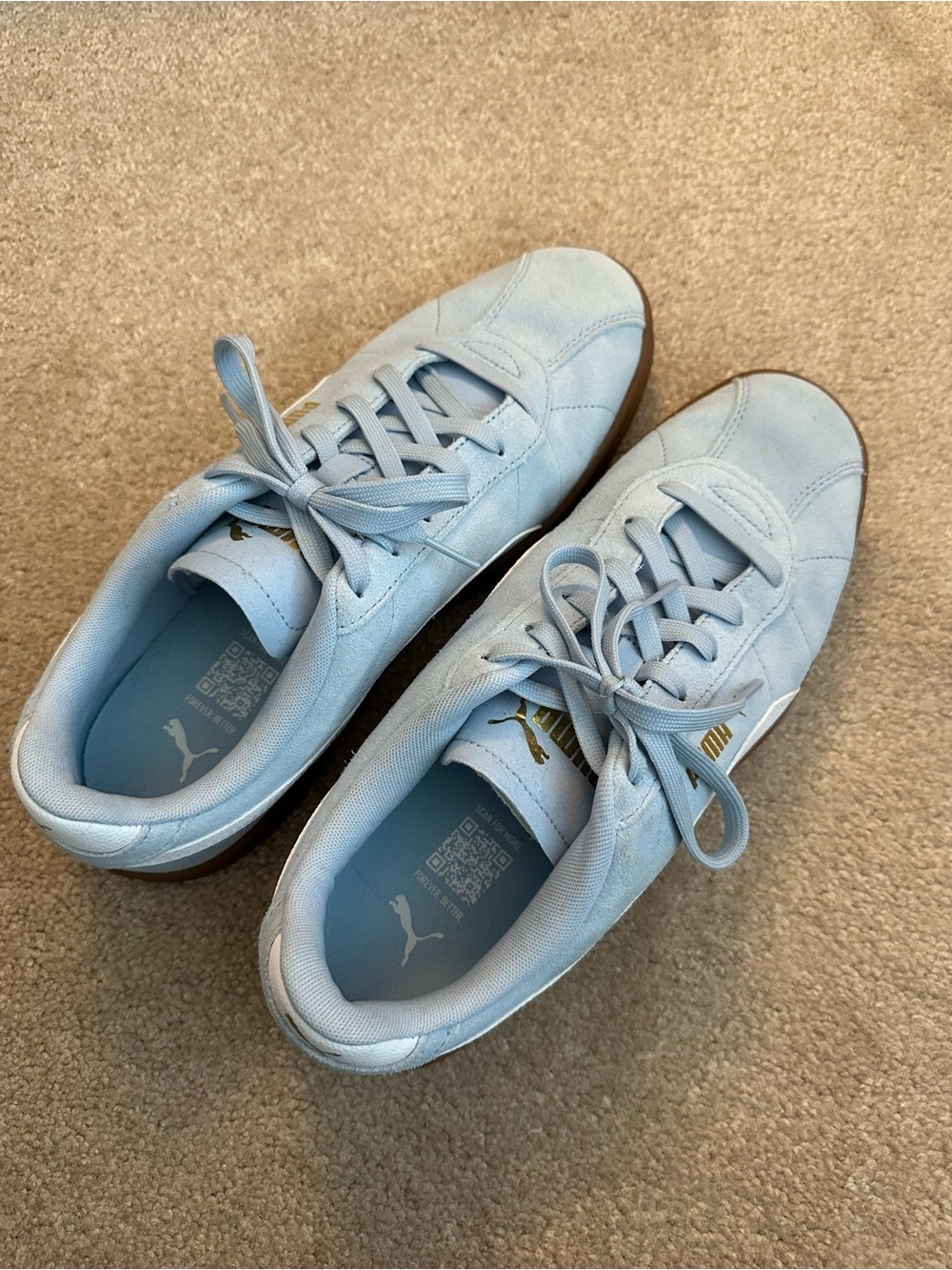 Puma Men’s Suede Sneakers in Light Blue with Gum Sole - Picture 2 of 3